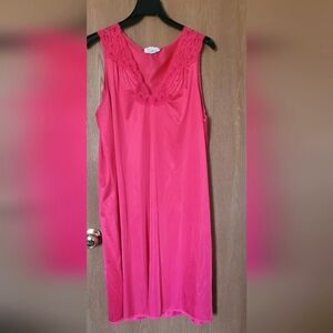 Vintage Vanity Fair Women's Pink Laced Sleeveless Nightgown Large